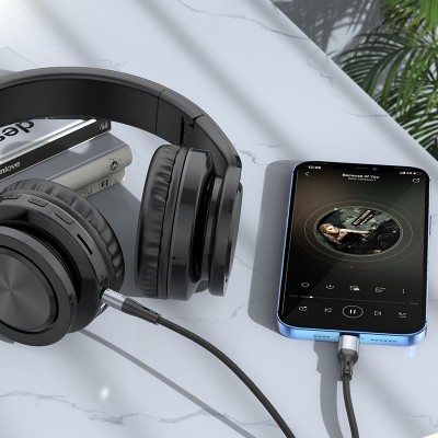 Переходник Hoco UPA22 iP silicone digital audio conversion cable - Black Переходник Hoco UPA22 iP silicone digital audio conversion cable - Black